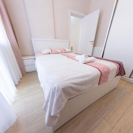 5 Apartment In One Boulding - Near Stadium 巴统 外观 照片