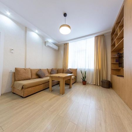 5 Apartment In One Boulding - Near Stadium 巴统 外观 照片