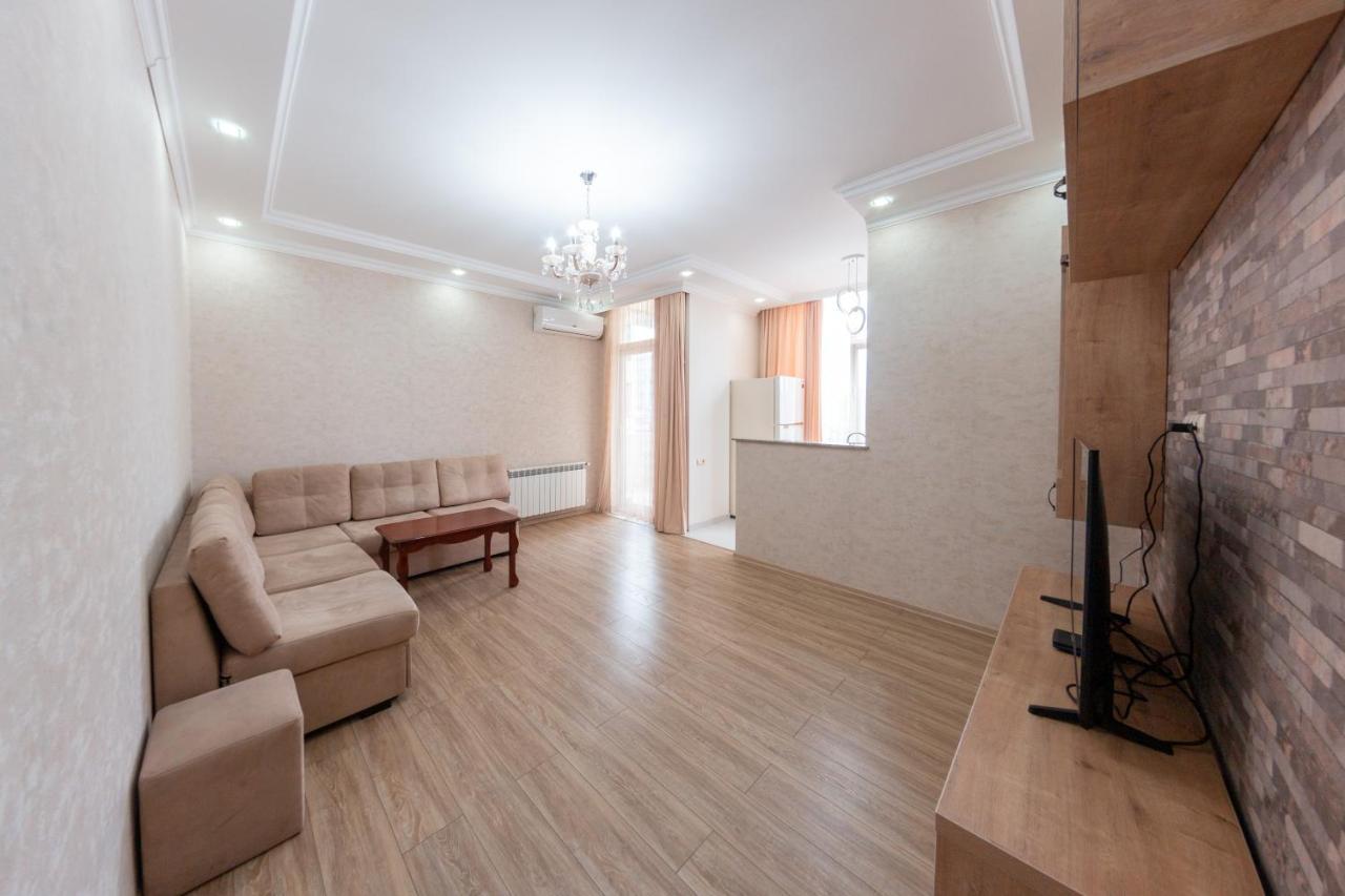 5 Apartment In One Boulding - Near Stadium 巴统 外观 照片