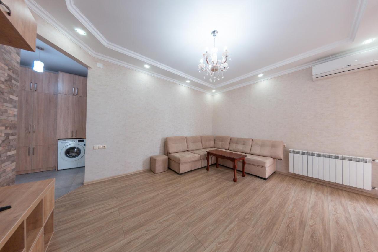 5 Apartment In One Boulding - Near Stadium 巴统 外观 照片