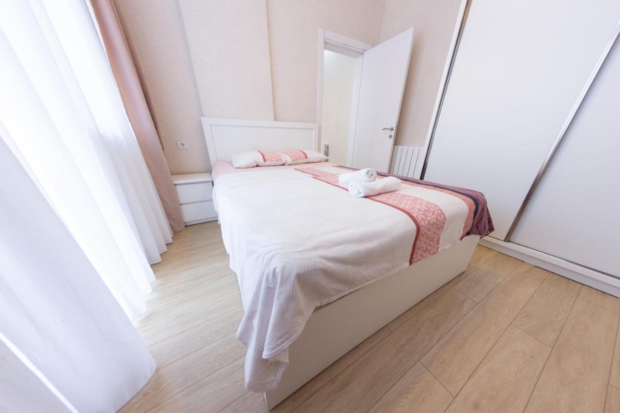 5 Apartment In One Boulding - Near Stadium 巴统 外观 照片