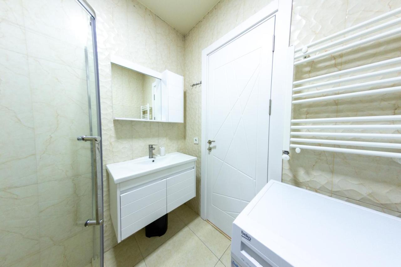 5 Apartment In One Boulding - Near Stadium 巴统 外观 照片