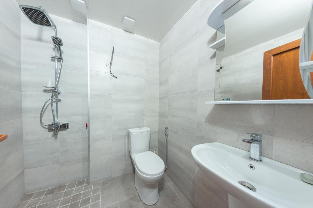 5 Apartment In One Boulding - Near Stadium 巴统 外观 照片