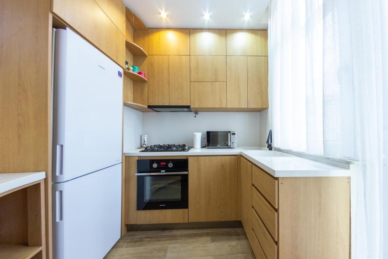 5 Apartment In One Boulding - Near Stadium 巴统 外观 照片