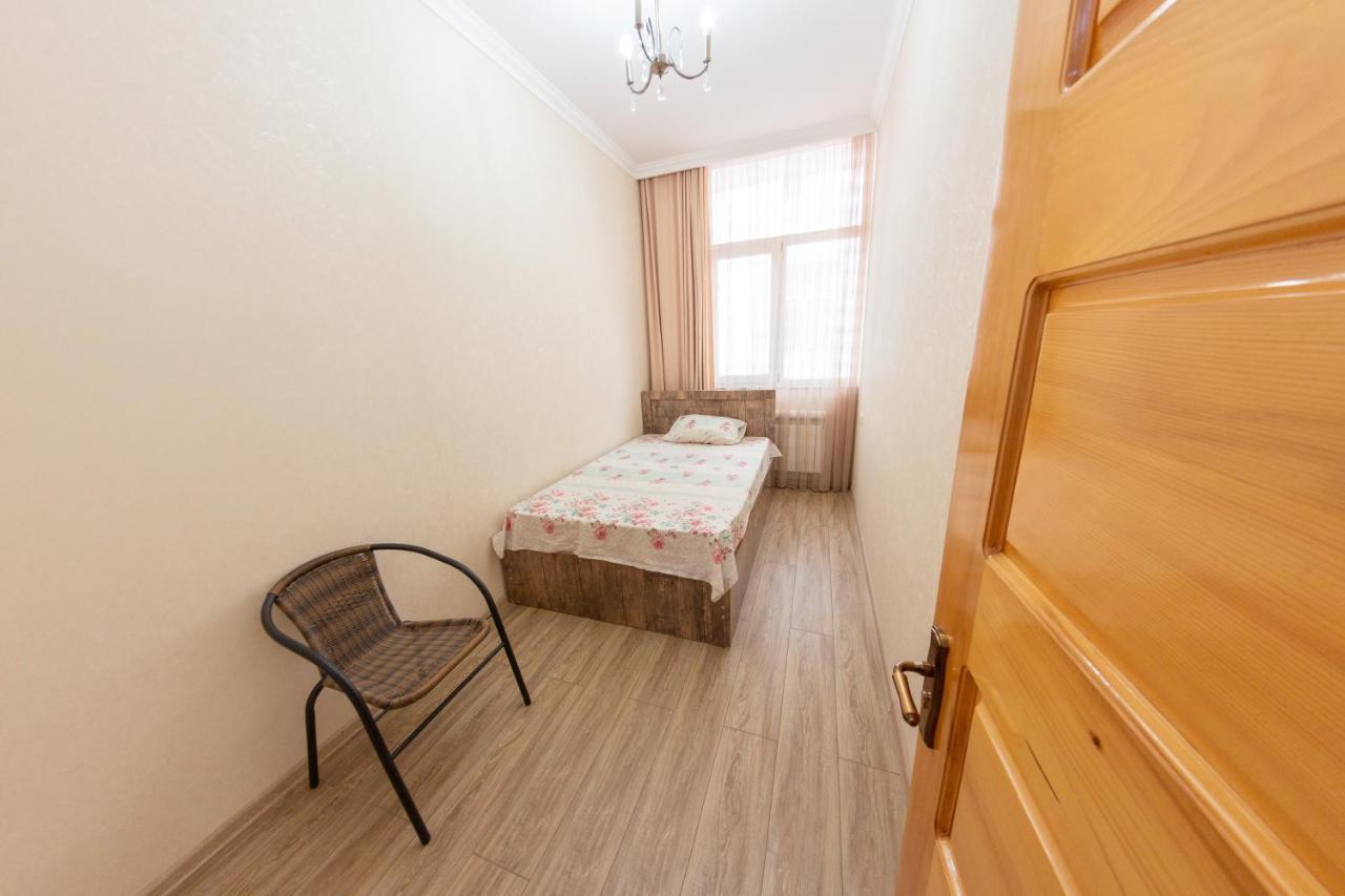 5 Apartment In One Boulding - Near Stadium 巴统 外观 照片