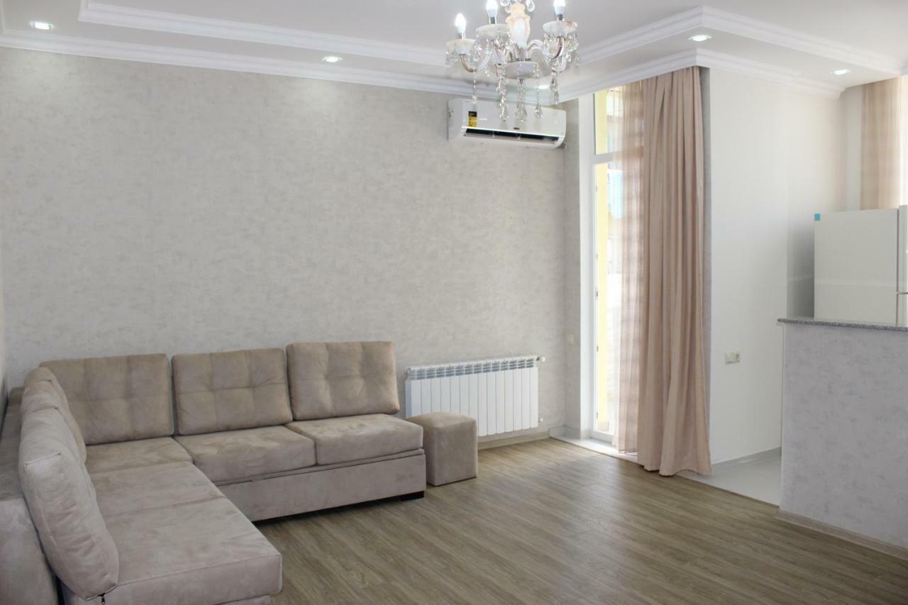 5 Apartment In One Boulding - Near Stadium 巴统 外观 照片